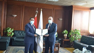 وزير الري يتسلم القائمة النهائية للمرشحين لشغل وظائف بالوزارة