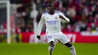 ميندي خارج حسابات أنشيلوتي في الكلاسيكو وغموض موقف بنزيما