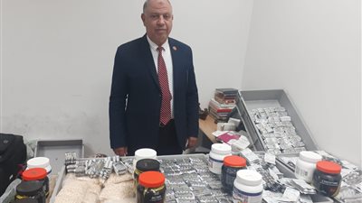 جمارك برج العرب تضبط أقراص مخدرة داخل أكياس مولتو