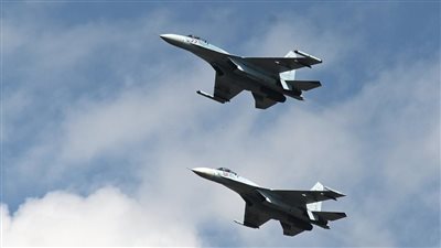 البنتاجون يكشف عن مواجهات خطيرة بين مقاتلات روسية وأمريكية فوق المتوسط