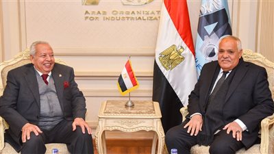 العربية للتصنيع توقع بروتوكول تعاون لتعميق التصنيع المحلي للسيارة جيلي أوتو بمصر 