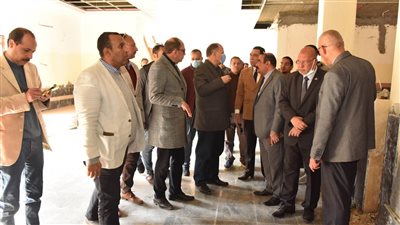 محافظ أسيوط يتفقد مدرستين استعدادا لاستقبال العام الدراسي 