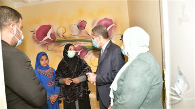 محافظ الغربية يسلم 7 منازل جديدة ويفتتح معرضا ضمن حياة كريمة بزفتى │ صور