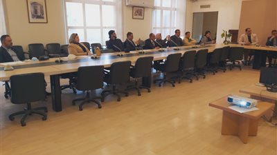 الغرفة التجارية بالإسكندرية تناقش دعم التحول الرقمي والتسويق للشركات الناشئة