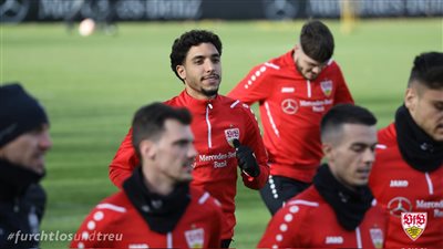 مرموش يتعافى من فيروس كورونا ويعود لتدريبات شتوتجارت | صور