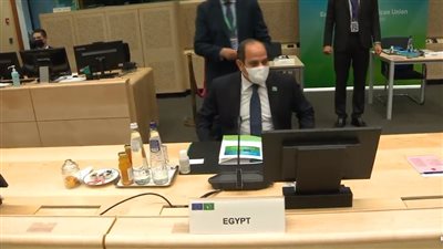 السيسي يصل إلى مقر انعقاد القمة الأوروبية الإفريقية للمشاركة في فعاليات اليوم الثاني لها