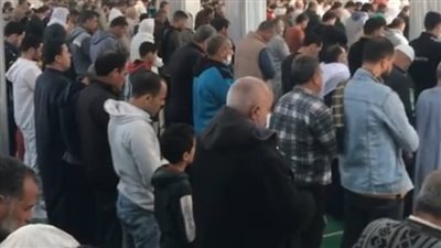 أهالي البرلس بكفر الشيخ يؤدون صلاة الغائب على 4 صيادين غرقوا بالبحر المتوسط خلال رحلة صيد │ بث مباشر