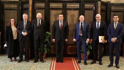 الصحة تناقش الخطوات التنفيذية لإنشاء وتشغيل وحدات لعلاج الحروق بالتعاون مع إيني الإيطالية