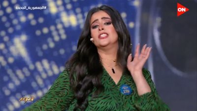 متسابقة تقدم وصلة رقص قصيرة خلال مشهد تمثيلي بثاني حلقات الدوم |فيديو 