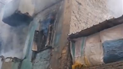 حريق هائل يلتهم منزلاِ في السيدة زينب بالقاهرة