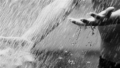 دعاء المطر والبرق..اللهم اسقينا غيثًا مغيثًا 