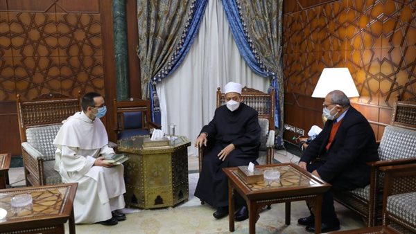 الدكتور أحمد الطيب