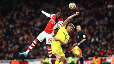 أرسنال يفوز بثنائية على برينتفورد.. وتشيلسي يتخطى عقبة كريستال بالاس