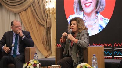 رئيس القومي لحقوق الإنسان تشارك في جلسة حوارية لوزارة الشباب 