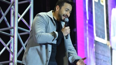 حضور كامل العدد واحتفال بخطوبة فنانة معروفة.. أبرز لقطات حفل حمادة هلال في بورتوسعيد