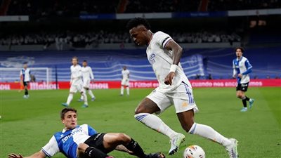 ريال مدريد يفوز على ألافيس بثلاثية في الدوري الإسباني