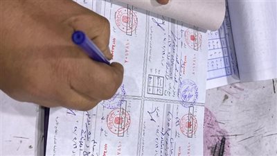 تغريم 3 محال تجارية 8 آلاف جنيه ورفع 80 حالة إشغال في حملة بوسط الإسكندرية 