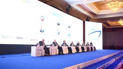 رئيس قناة السويس: 50 مليون حاوية مرت بقناة السويس خلال 2021