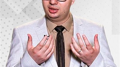 وصول أسرة طبيب الكركمين أحمد أبو النصر لحضور ثاني جلساته بقضية بيع أدوية مخالفة