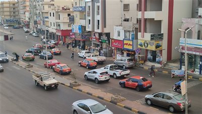 سقوط أمطار خفيفة على الغردقة واستمرار الحركة المرورية | صور