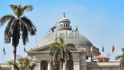 توافد طلاب جامعة القاهرة بأول أيام الفصل الدراسي الثاني