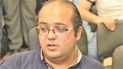 في يوم الاحتفاء بها.. عبد الرحمن مقلد يكتب قصيدة للمرأة: أن أحبكِ