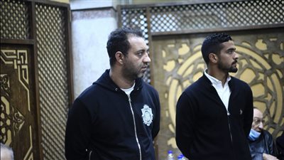 سمير عثمان وأحمد مرتضى منصور يتلقيان العزاء في أحمد مصطفى نجم الزمالك السابق
