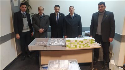 ضبط عراقي حاول تهريب كمية كبيرة من الأدوية بمطار القاهرة | صور 
