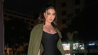 المطربة قمر تكشف هوية والد ابنتها بعدما اتُهمت بالإنجاب دون زواج