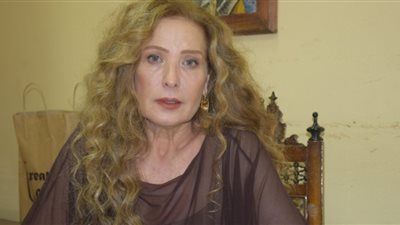 لا تشبه روميو وجولييت.. لماذا فشلت قصة حب رغدة وأحمد زكي؟