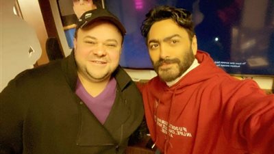 مدحت إسماعيل يجسد دور الصديق المقرب لتامر حسني في فيلم بحبك