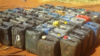 ضبط 10 طن سولار قبل بيعها بالسوق السوداء في سوهاج | صور