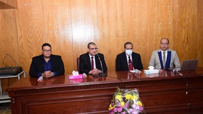 طب سوهاج تنظم دورة تدريبية عن كيفية التعامل مع الإصابات | صور