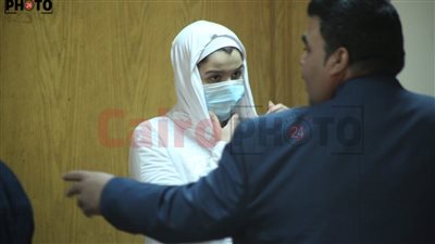 محامي حنين حسام يطلب شهادة براءة لموكلته في قضية سابقة.. والمتهمة: نفسي أروح لأبويا وأمي | صور