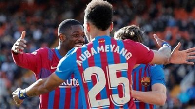 اوباميانج يقود تشكيل برشلونة لـ مواجهة نابولي في الدوري الأوروبي