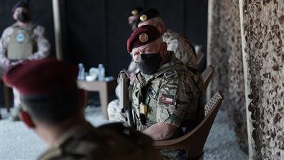 بلياقة كبيرة.. ملك الأردن يشارك في تدريبات عسكرية ضربة الصقور | صور