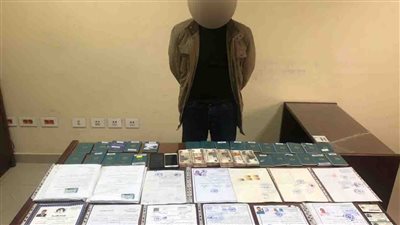 أوهمهم بالسفر للخارج.. ضبط أحد الأشخاص لاتهامه بالنصب على المواطنين بالمنيا