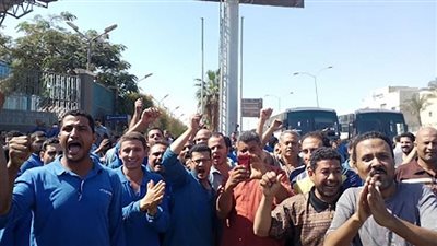 مصدر: 1087 عاملا بشركة يونيفرسال وقّعوا تفويضا للنقابة العمالية لتحرير قضايا ضد صاحب العمل 