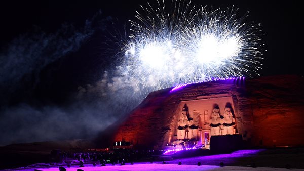 عروض 3D تبهر ضيوف