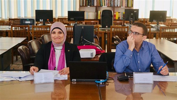 مناقشة مشروعات التخرج