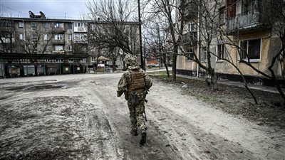 بعد خطاب بوتين.. رئيس أوكرانيا يستدعي الاحتياطي العسكري وأمريكا ترسل قوات إلى حدود روسيا 