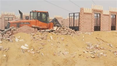 إزالة 75 حوش مقابر مخالفة بالخانكة في محافظة القليوبية