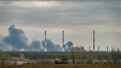 سماع دويّ انفجارات على خط النار في لوغانسك | فيديو 
