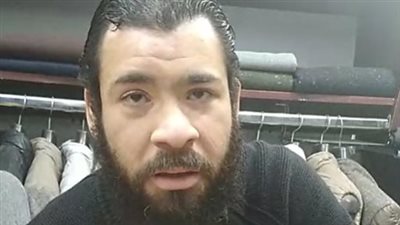 شاهد عيان يروي تفاصيل ذبح حلاق لنفسه لمروره باكتئاب بفيصل| فيديو