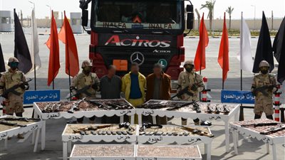 قوات حرس الحدود تضبط كميات كبيرة من الأسلحة والذخائر قبل تهريبها