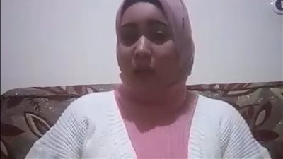 حرمت من النوم منذ 5 سنوات.. زوجة تستغيث: تعرضت لخطأ طبي وبأخذ أدوية مخدرة بسبب جراحة خاطئة|فيديو