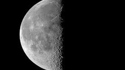 تربيع رجب الأخير يزين السماء في منتصف الليل