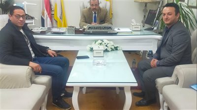 نقيب المرافق واللجنة النقابية بمياه الغربية يبحثان ملف العلاوات والتسويات 