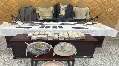 القبض على تشكيل عصابي لاتهامهم بالاتجار في المخدرات بالجيزة