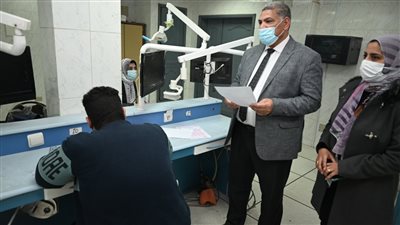 نائب رئيس جامعة الفيوم يُشدد على ارتداء الكمامات الطبية خلال امتحانات الدراسات العليا